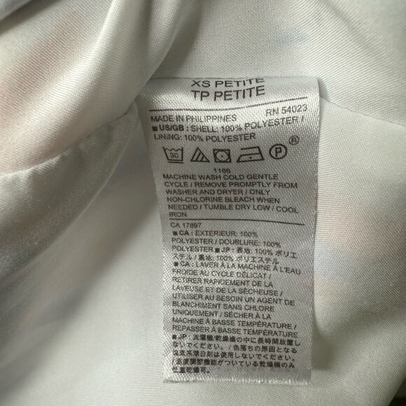 Banana Republic Printed Crepe V-Neck Tank Top White Blue Red Size Small Petite - Picture 6 of 6